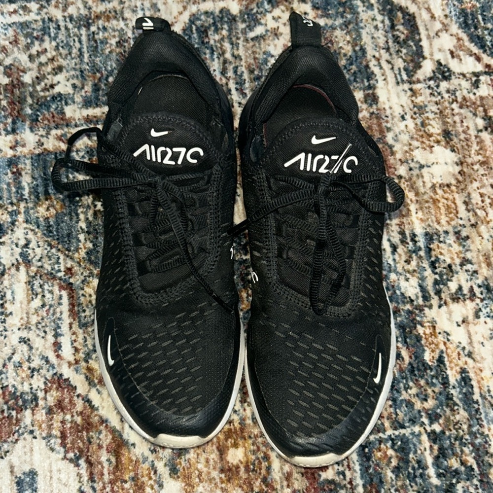 Black and white air max 270’s. A little dirty, will clean before shipping.